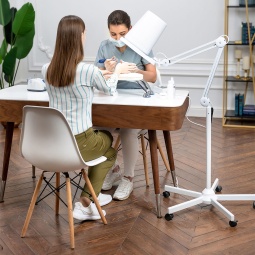 pied-roulette-4blanc-fraise-nail-shop-6